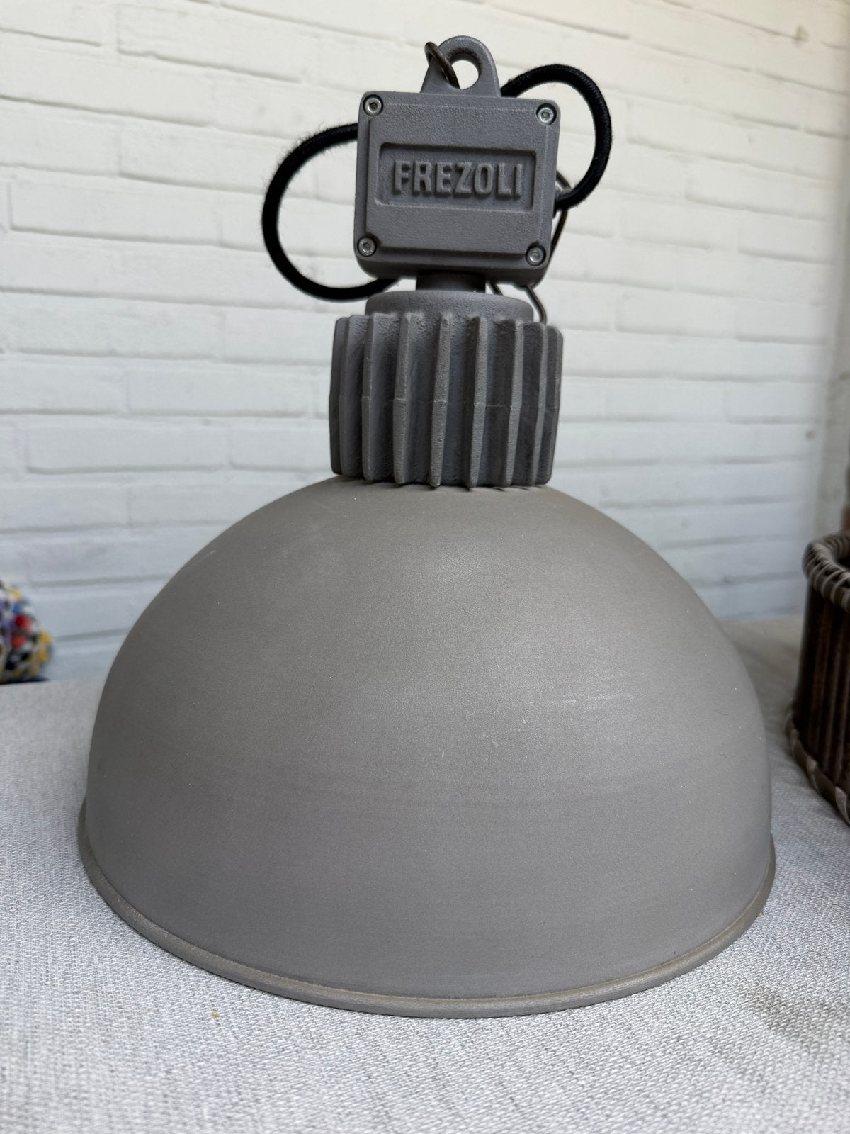 Frezoli Industriële Hanglamp - Stoer en Stijlvol, Huis en Inrichting, Ophalen of Verzenden, Gebruikt, Metaal, Minder dan 50 cm