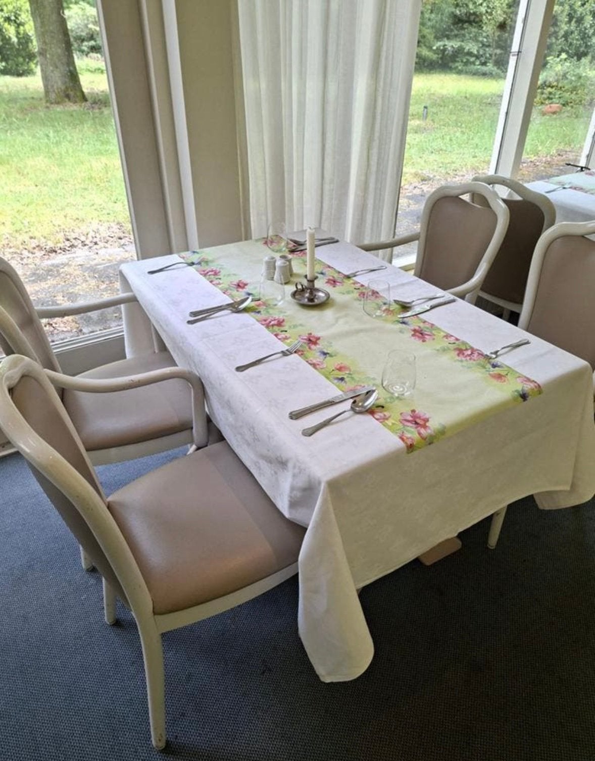 GRATIS 6 Complete Tafelsets – Ideaal voor Horeca of Kantine, Ophalen, Zo goed als nieuw, Bruin, Vijf, Zes of meer stoelen