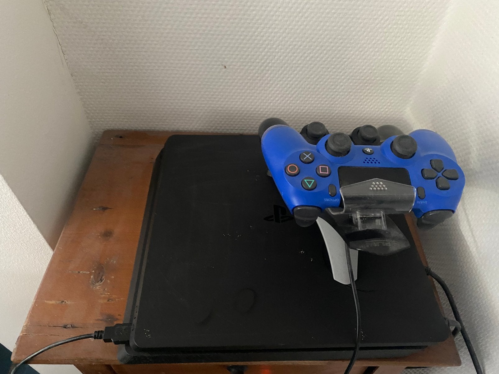 Playstation 4 met logitech g29, Ophalen, Zo goed als nieuw, Met 2 controllers, Original