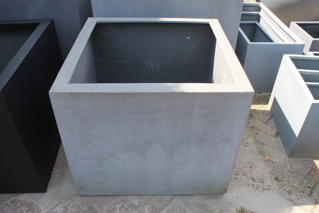 Grote grijze vierkante bloempot bloembak Fiberstone 82x82, Tuin en Terras, Ophalen, Overige materialen, Gebruikt, 40 cm of meer