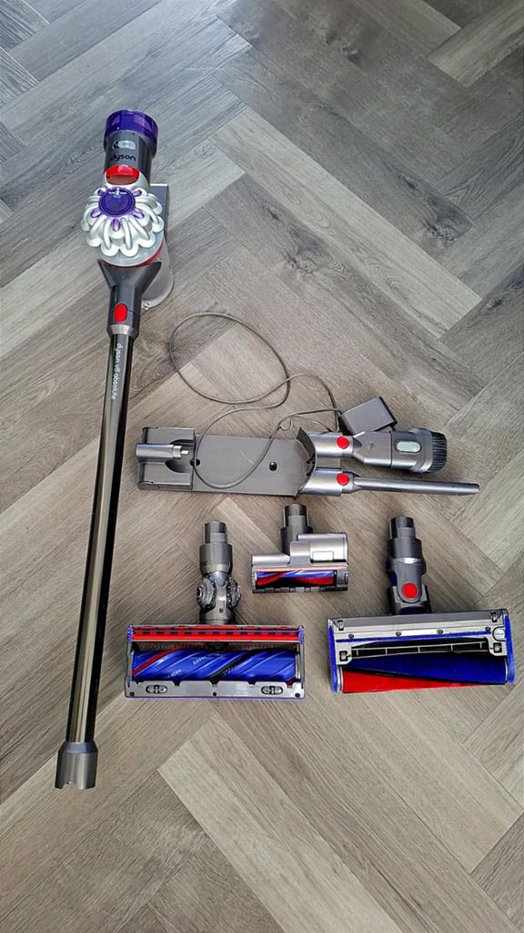 Dyson steelstofzuiger V8 Absolute, Witgoed en Apparatuur, Stofzuigers, Ophalen, Gebruikt, Dyson, Minder dan 1200 watt