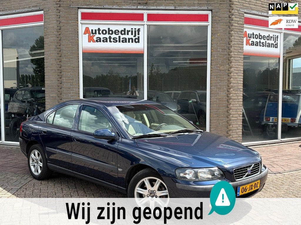 Volvo S60 2.4 Edition - Leer - Airco - NIEUWE APK -, Voorwielaandrijving, 1442 kg, Gebruikt, Beige