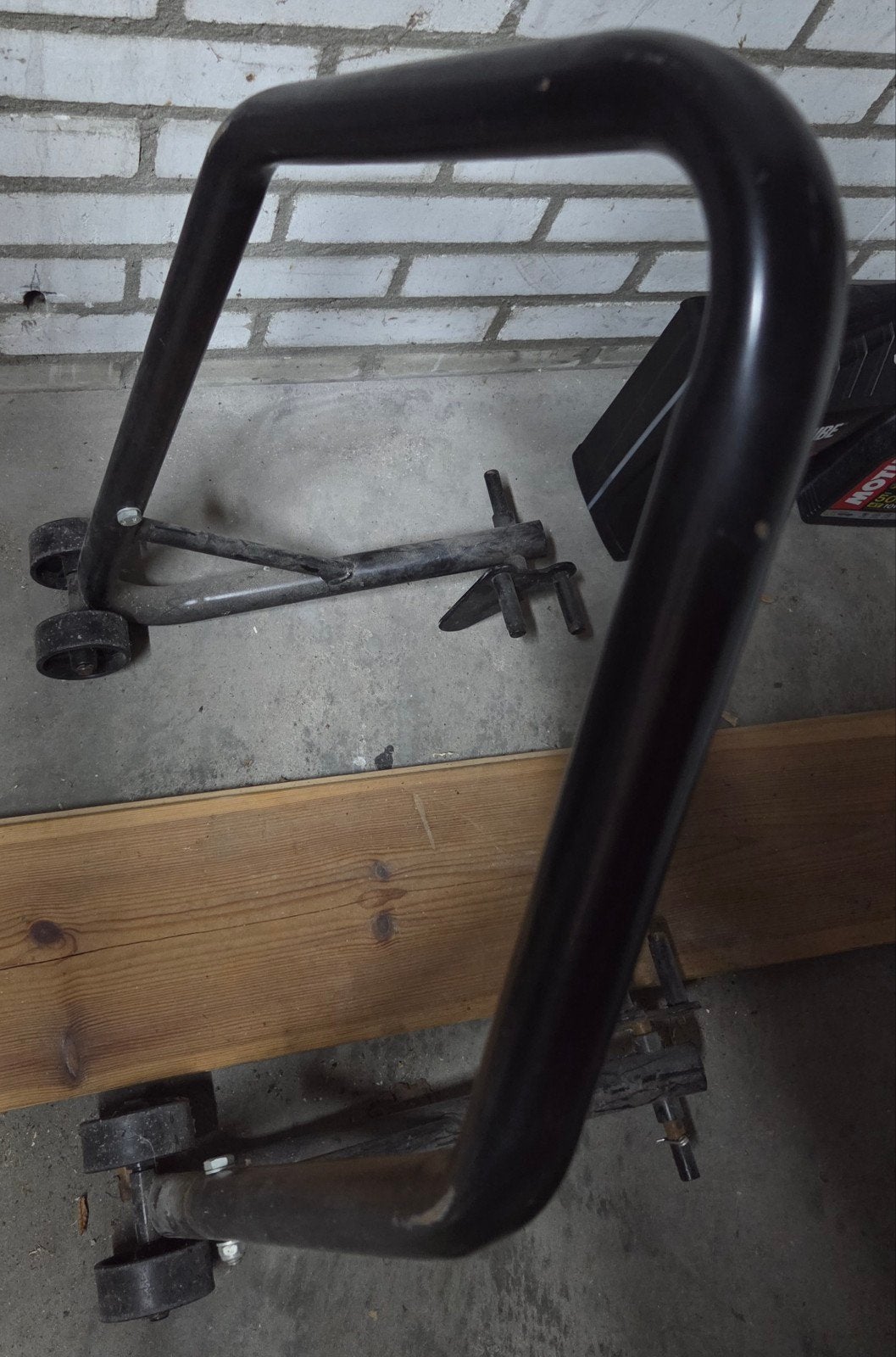 Motorfiets Paddockstand, Ophalen, Gebruikt