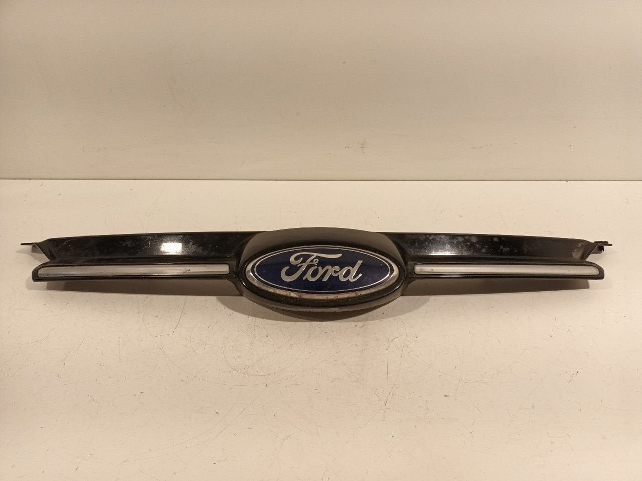 Grille Ford Focus, Auto-onderdelen, Onderdelen@venauto.nl, Van der Ven Autorecycling B.V., Gebruikt, Ettenseweg 76, 4706 PB Roosendaal, The Netherlands