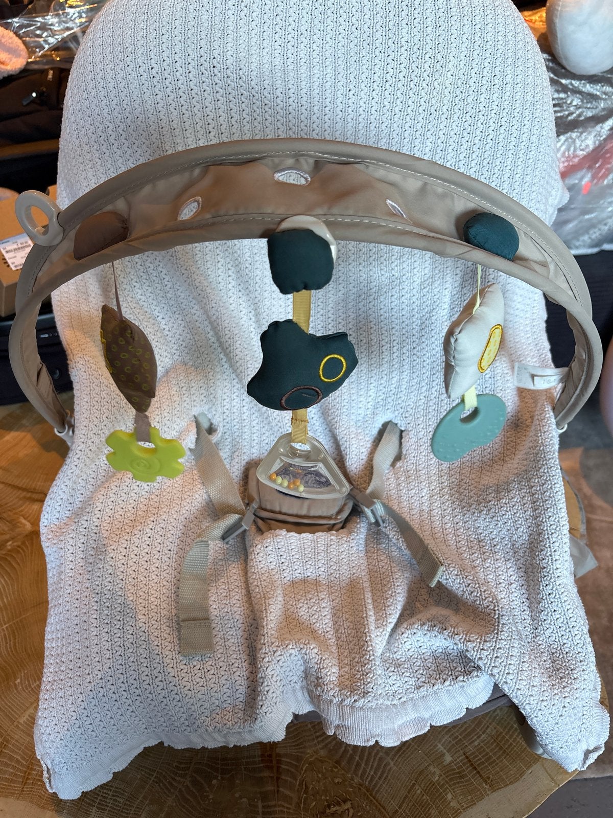 Chicco Baby Bouncer met Speelboog - Zo goed als nieuw, Kinderen en Baby's, Ophalen of Verzenden, Gebruikt, Overige typen
