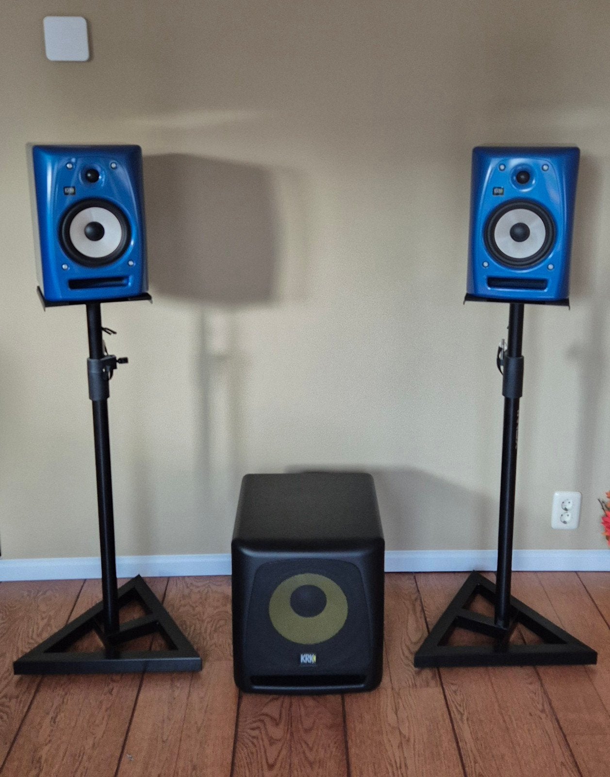 2x KRK Rokit Limited Edition Blue + KRK 10S Subwoofer+stands, Studiomonitor, Ophalen of Verzenden, Zo goed als nieuw, KRK