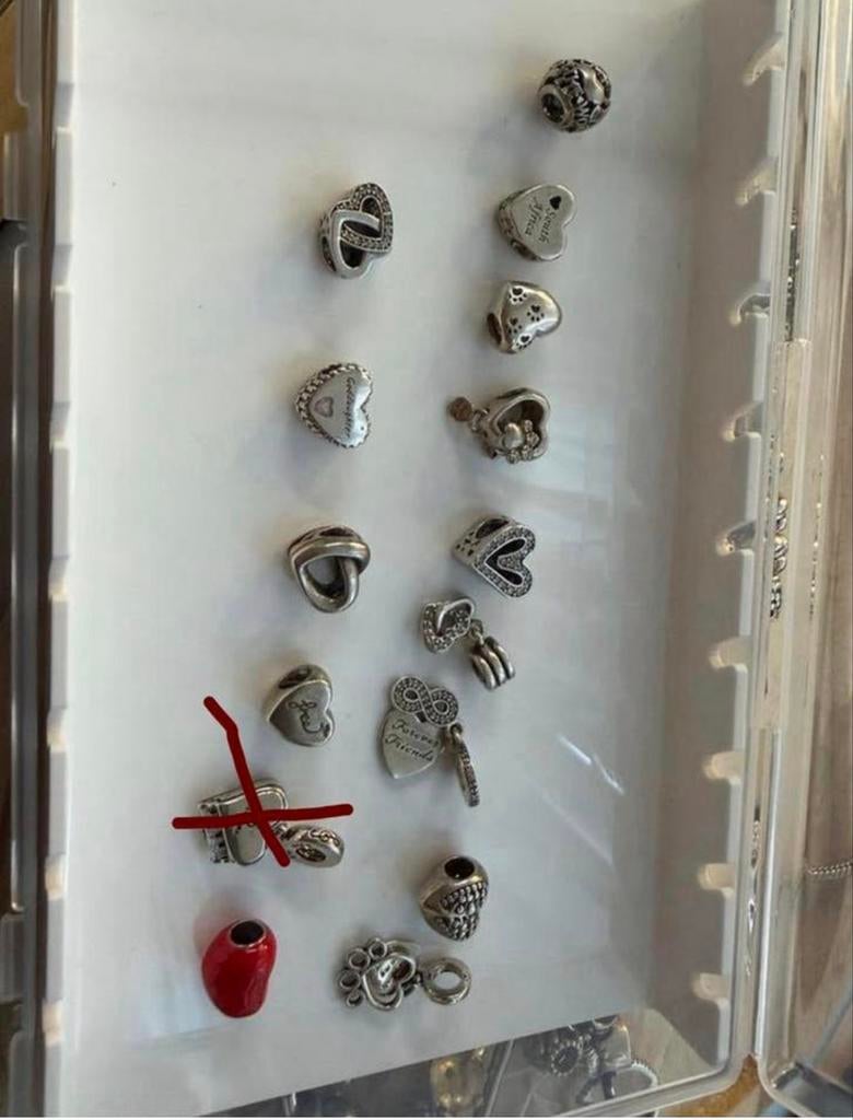 Diverse Pandora bedels hartvormig, zilverkleurig en rood, Sieraden, Tassen en Uiterlijk, Bedels, Gebruikt, Verzenden, Pandora
