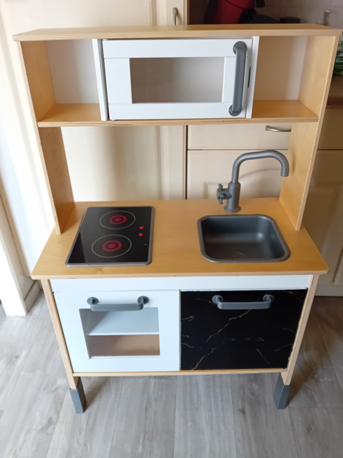 mooi ikea duktig kinderkeukentje met extra spulletjes erbij, Ophalen, Zo goed als nieuw