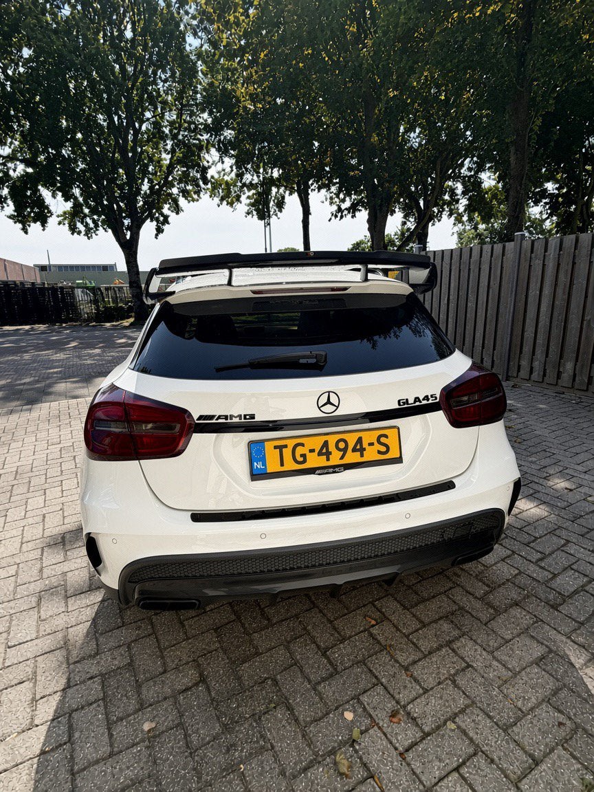 Mercedes-Benz GLA 45 AMG 2.0 4MATIC Edition 1 Milltek Pano, Auto's, Mercedes-Benz, Zwart, 4 cilinders, 360 pk, Wit