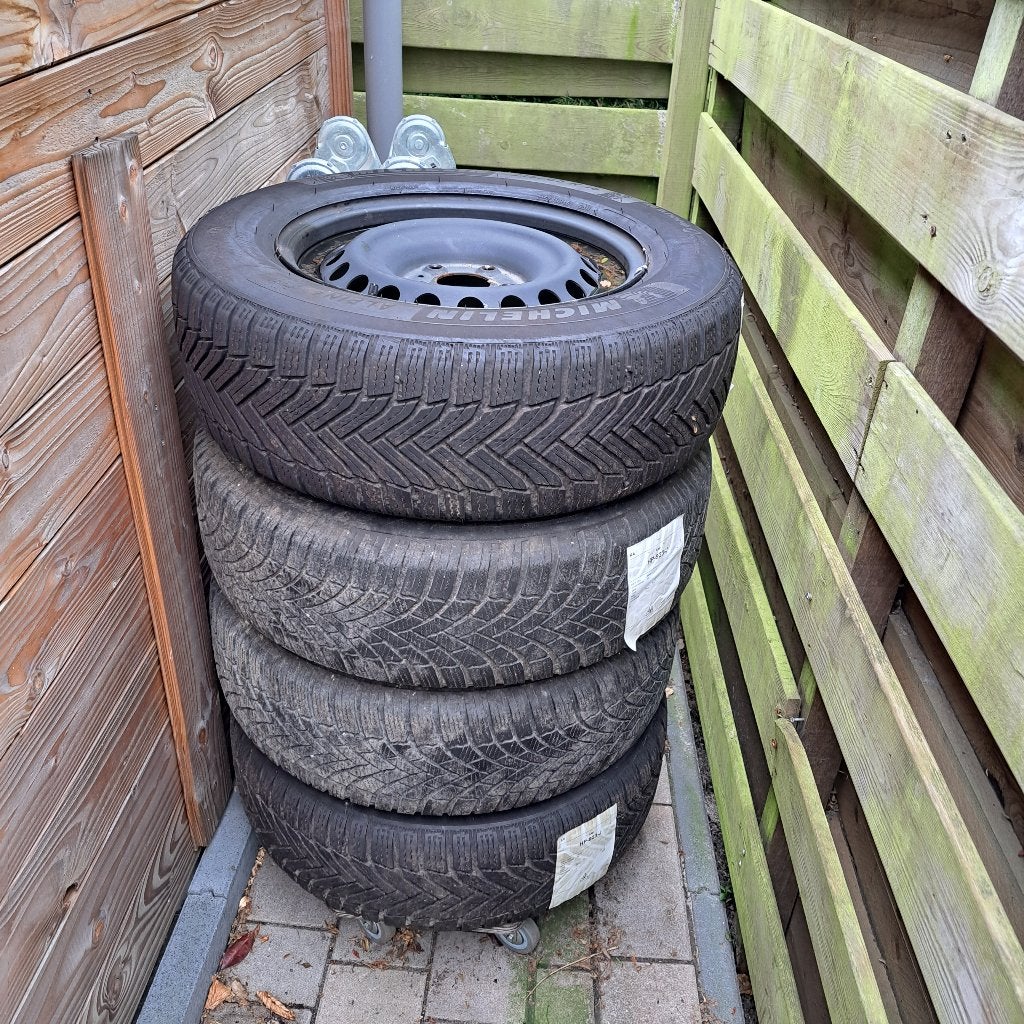 Winterbanden Michelin op stalen velgen Nissan/Renault, 16 inch, Band(en), Personenwagen, Gebruikt