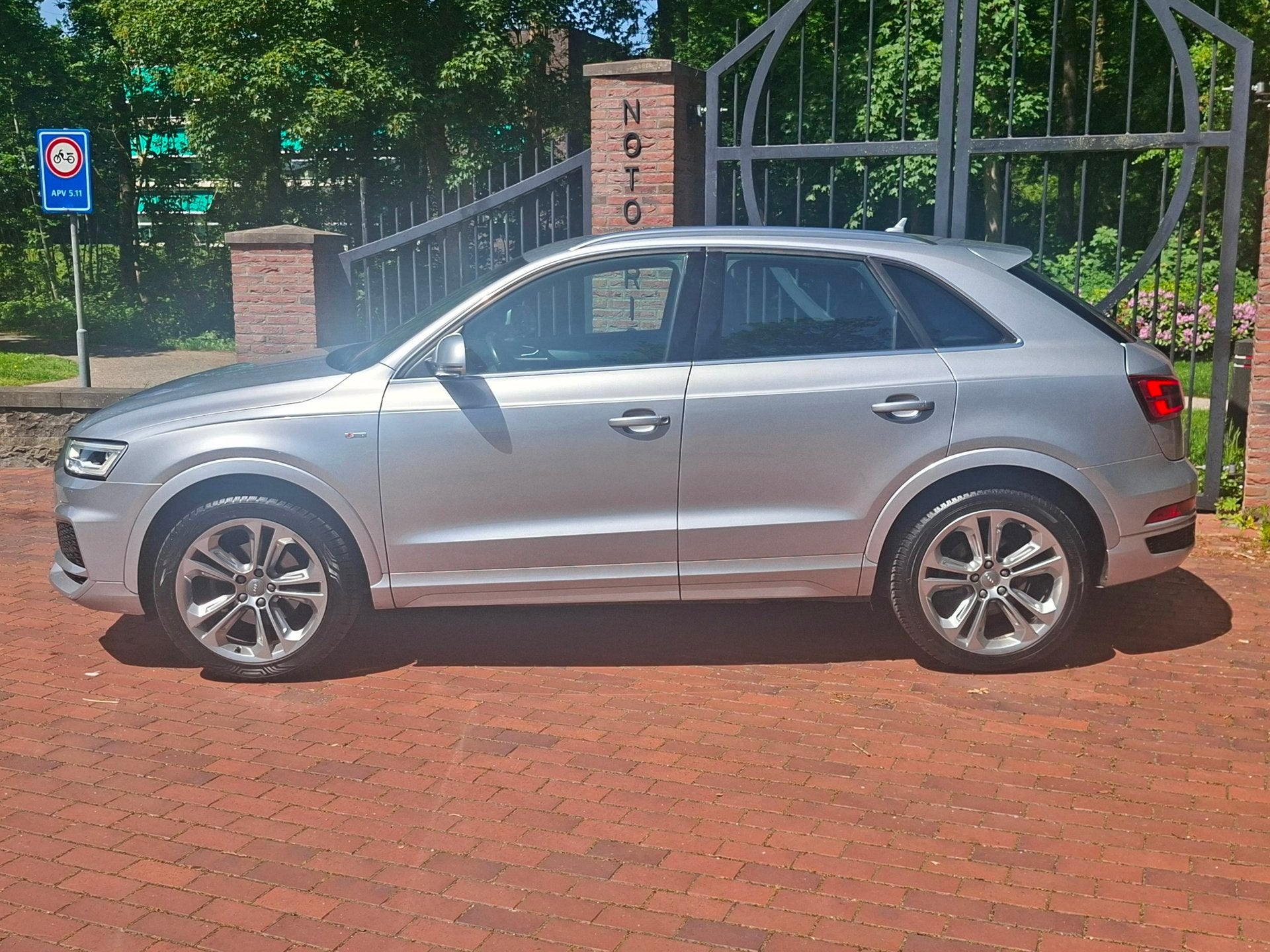 Foto 8 van Audi Q3 2.0 TFSI quattro S-Line Trekhaak Camera Side Assist