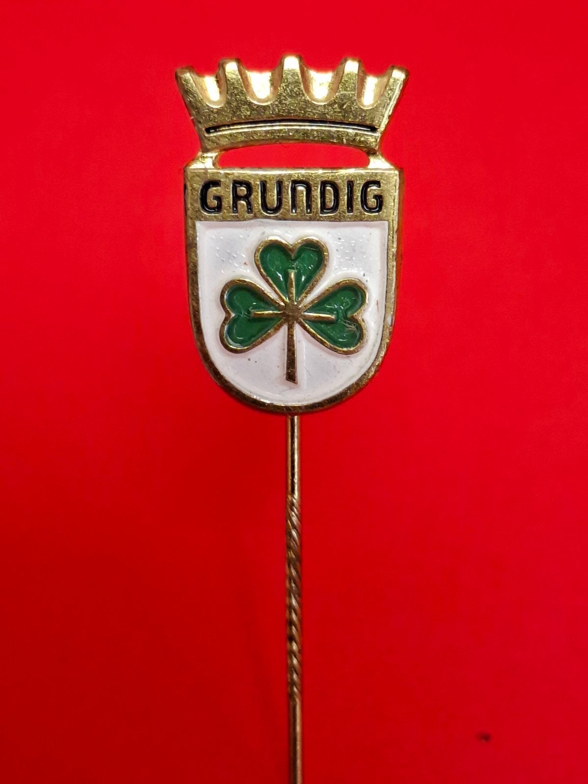 Mooie speld GRUNDIG, Ophalen of Verzenden, Gebruikt