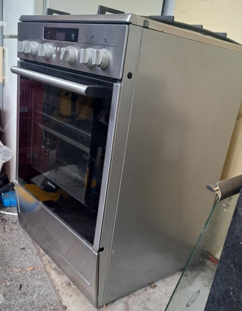 Siemens Vrijstaand Gasfornuis met Oven, Ophalen, Gebruikt, 60 cm of meer, 4 kookzones