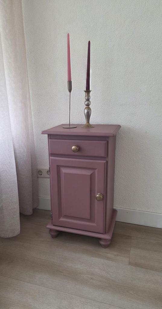 Oud roze nachtkastje, Huis en Inrichting, Kasten | Ladekasten, Zo goed als nieuw, Minder dan 100 cm, Minder dan 50 cm, 25 tot 50 cm