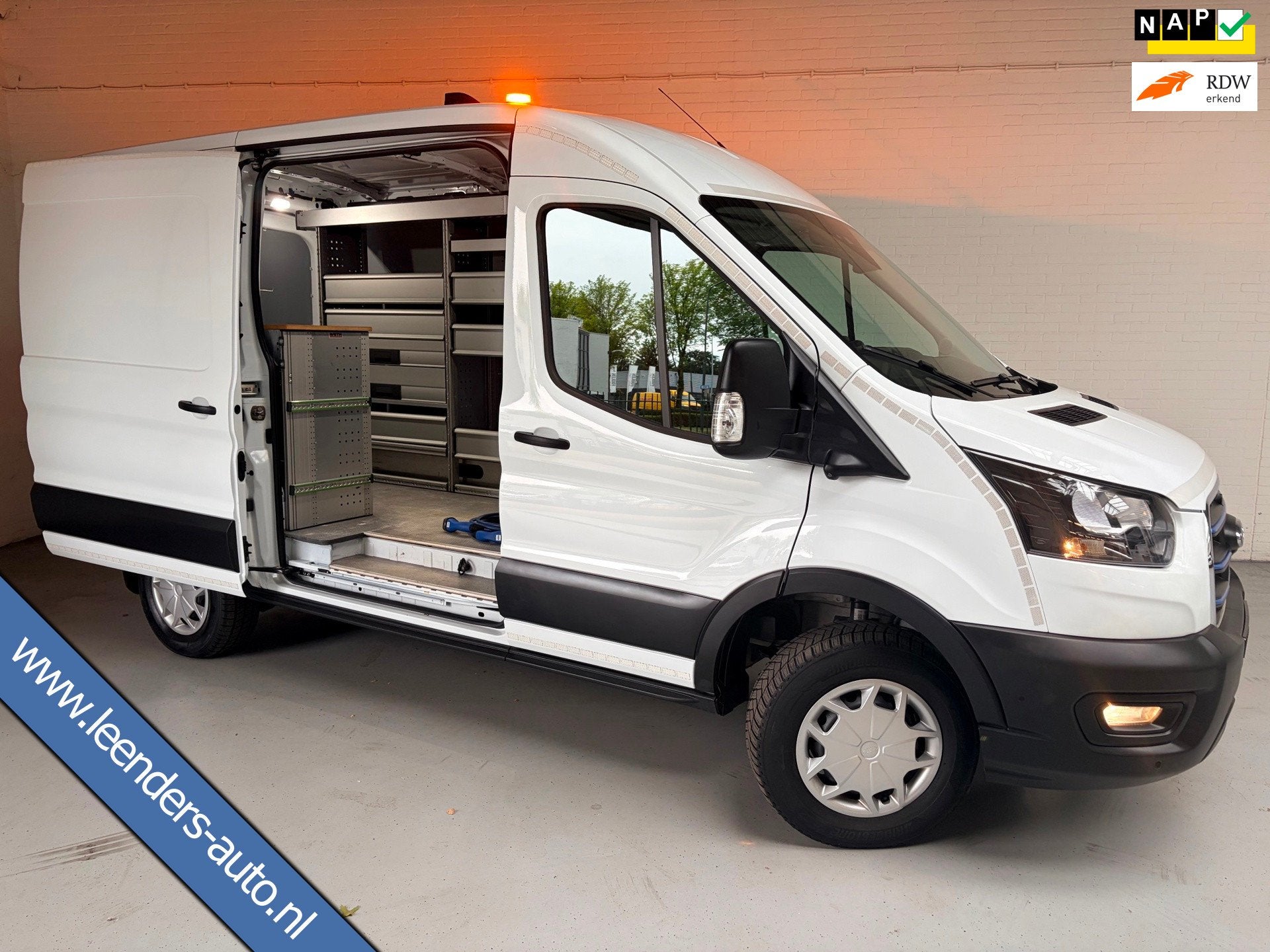 Ford E-Transit SERVICEWAGEN ELEKTRISCH AUTOMAAT 350 L2H2 Tre, Automaat, Dealer onderhouden, Gebruikt, Met garantie (alle)