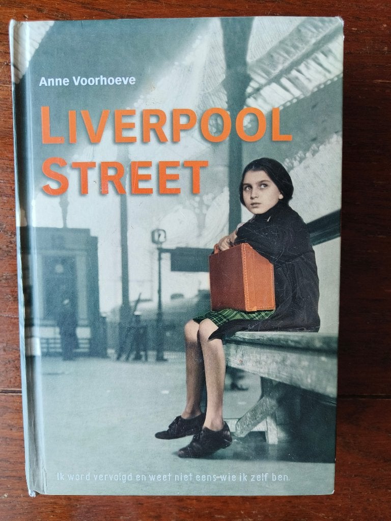 WO-II, Ophalen of Verzenden, Zo goed als nieuw, Anne Voorhoeve, Fictie