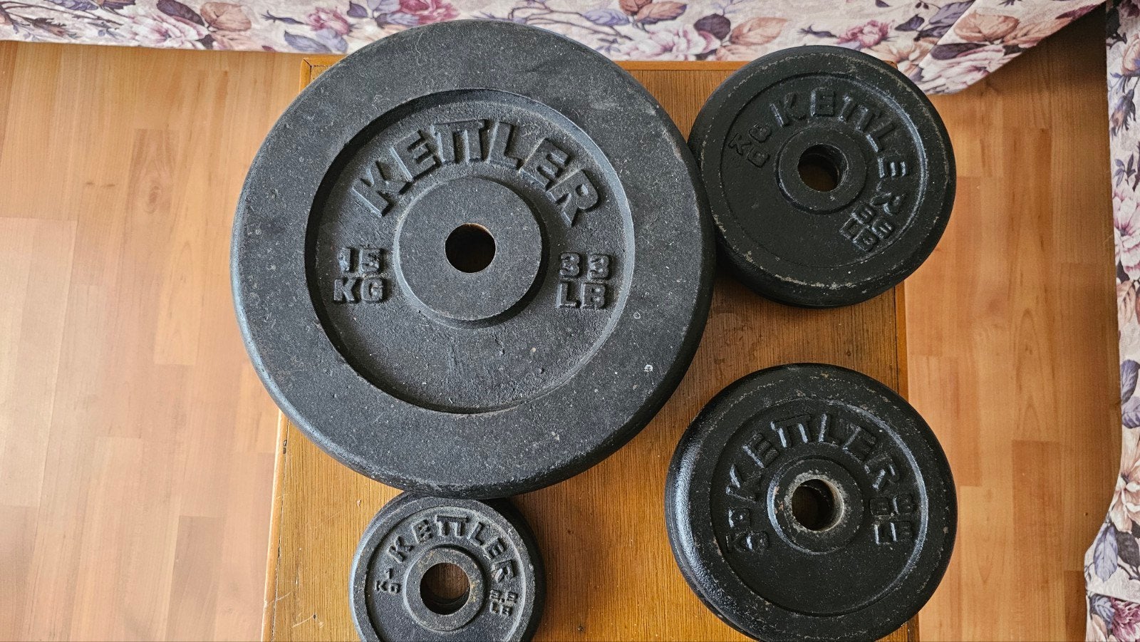 Kettler Halterschijven set - 2x 15kg, 4x 3kg, 2x 1kg, Sport en Fitness, Fitnessmaterialen, Ophalen, Gebruikt, Armen, Halterschijven
