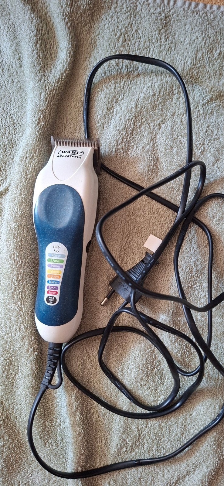 Wahl tondeuse – complete set met 8 opzetkammen en originele, Ophalen, Zo goed als nieuw, Haarverzorger of -hersteller