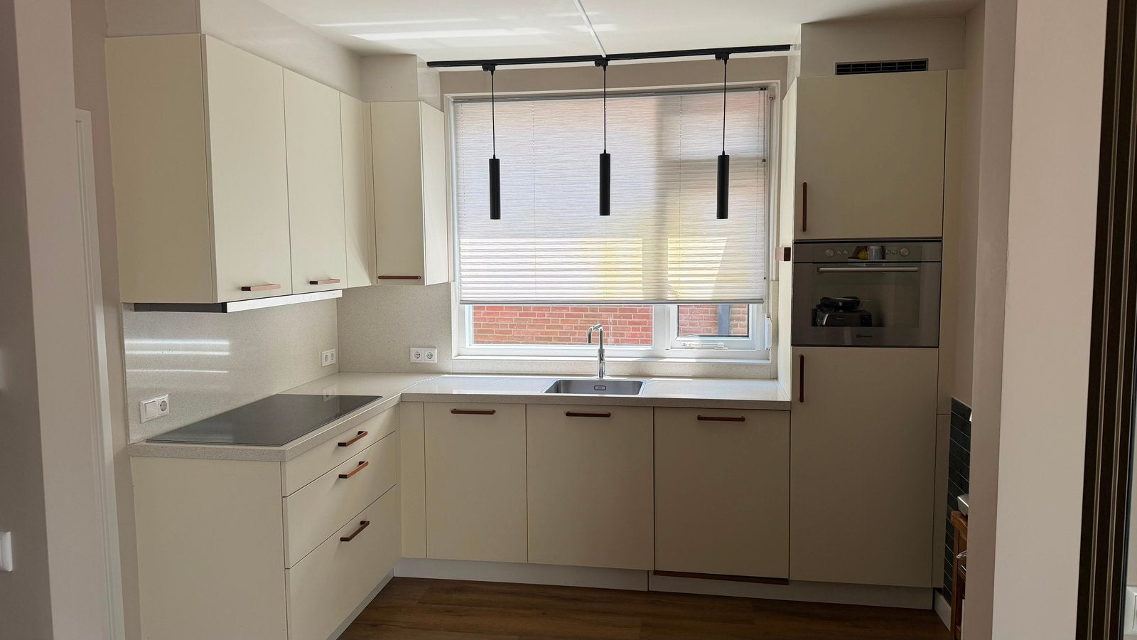 Hoekkeuken met stenen werkblad, Huis en Inrichting, Keuken | Complete keukens, Ophalen, Gebruikt, Wit, Hoekkeuken