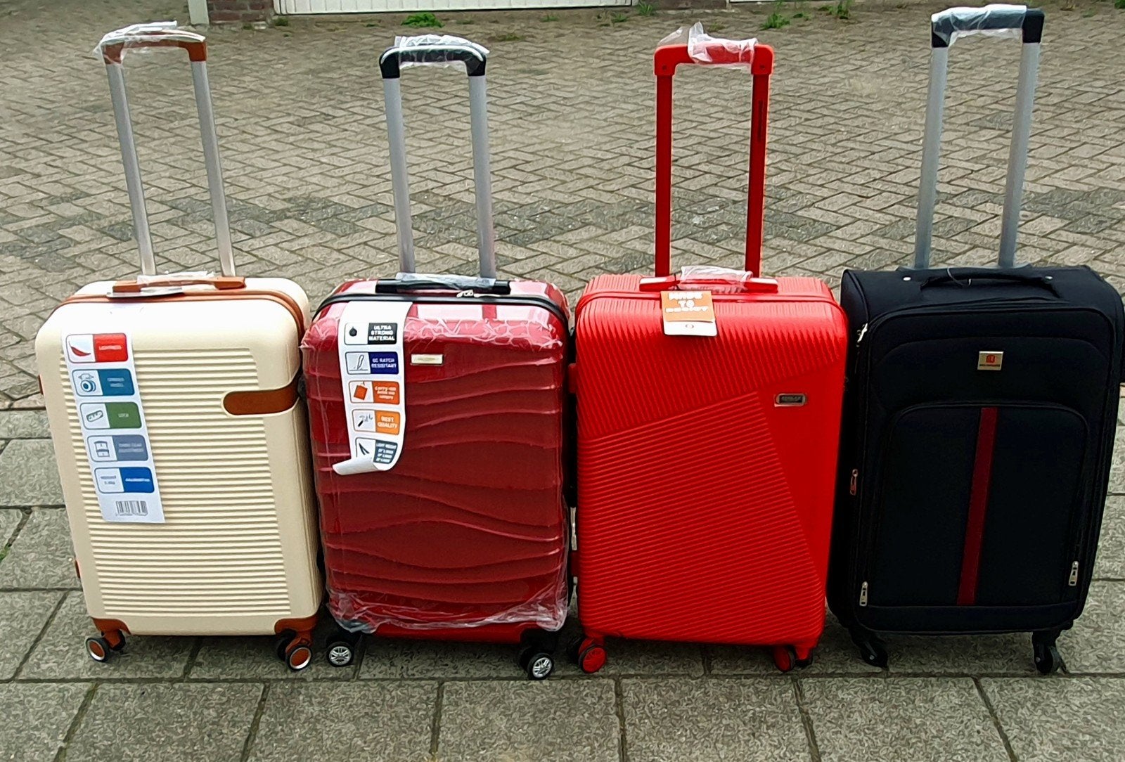 Diverse koffers voor € 20 per stuk OP=OP NIEUW, Overige materialen, 50 tot 60 cm, Ophalen of Verzenden, Koffer