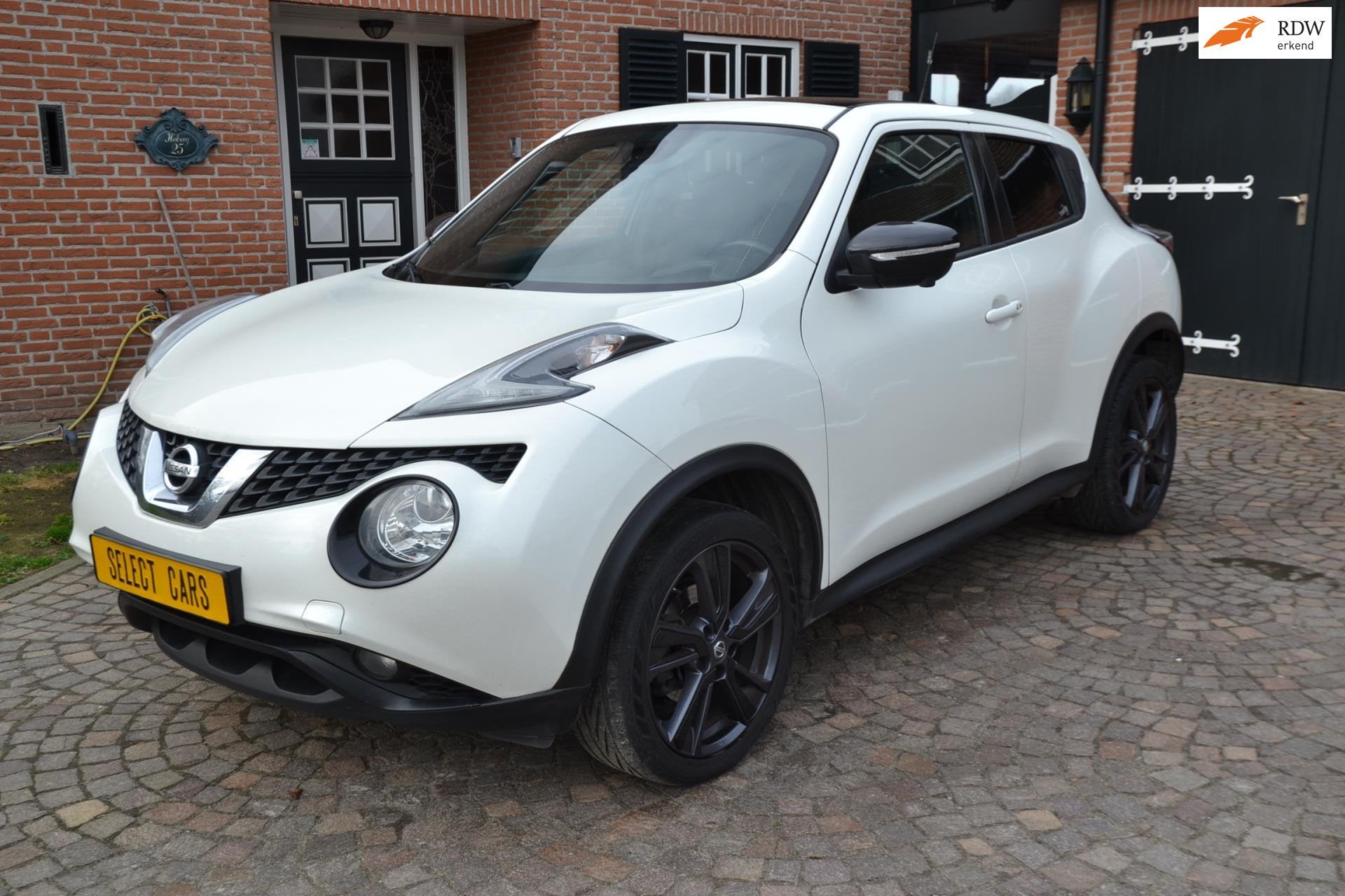 Nissan Juke 1.2 DIG-T S/S Connect Edition - Airco - navigati, Auto's, Nissan, Voorwielaandrijving, Stof, Gebruikt, Zwart