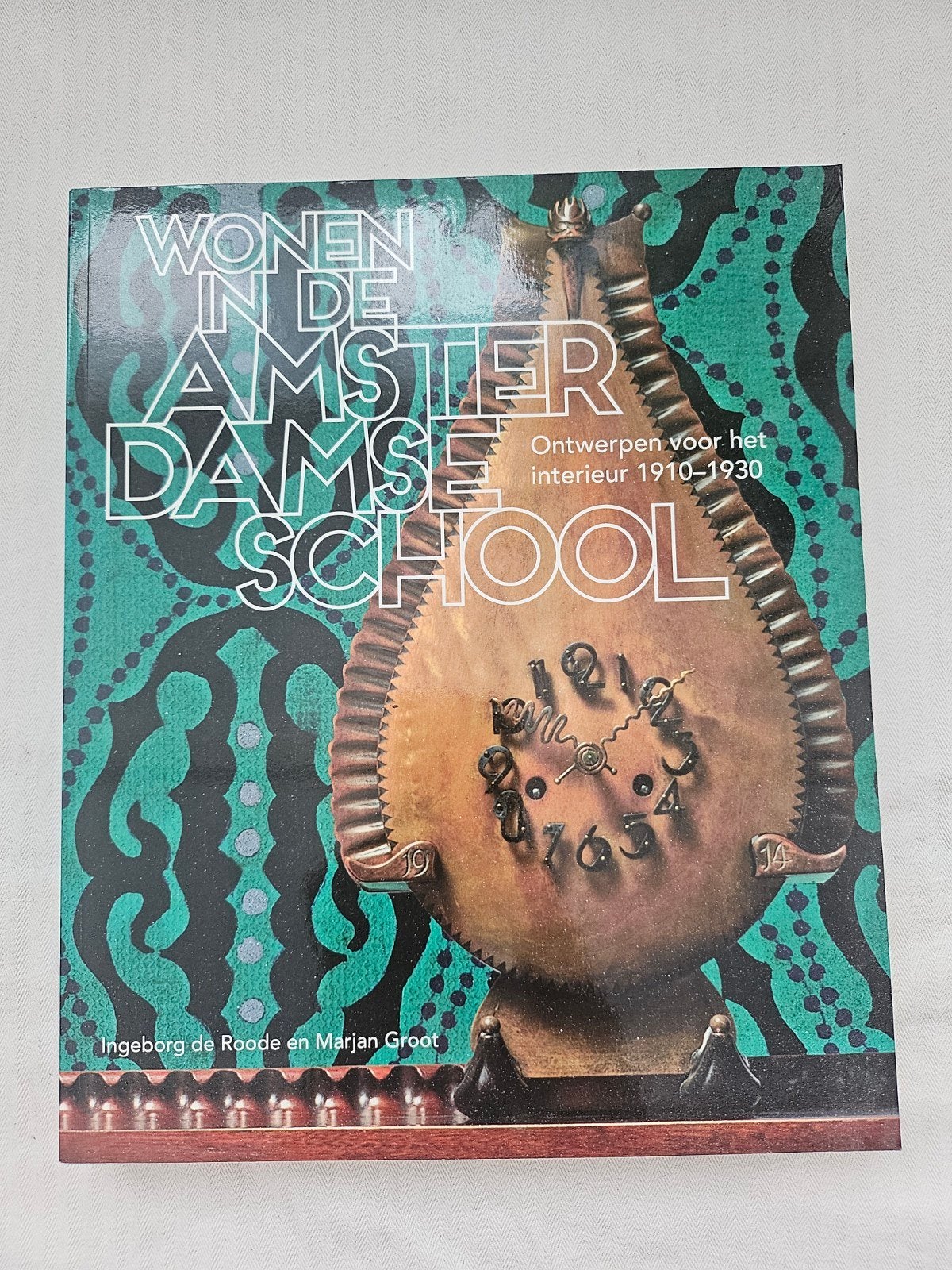 Wonen in de Amsterdamse school. Stedelijk Museum, Boeken, Ophalen of Verzenden, Zo goed als nieuw, Overige onderwerpen