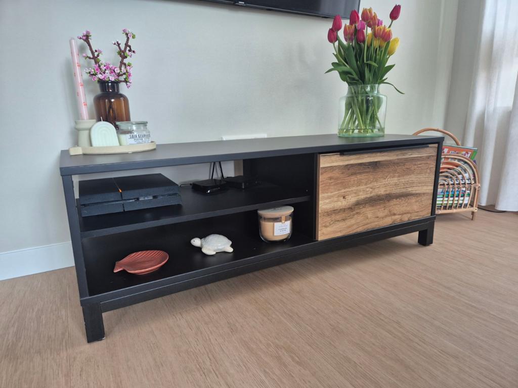 Nette TV kast Luc Leen Bakker, Ophalen, Gebruikt, 100 tot 150 cm, Minder dan 100 cm