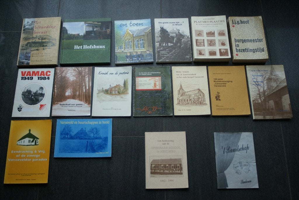 Diverse streekboeken over.. VARSSEVELD / HEELWEG / SINDEREN, Boeken, Streekboeken en Streekromans, Zo goed als nieuw, Gelderland