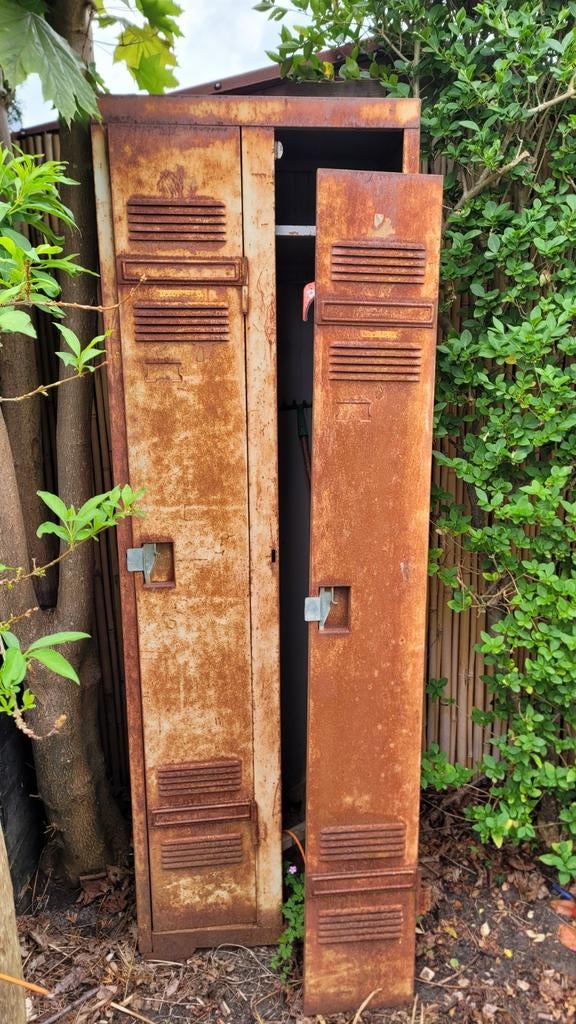 Oude metalen kast/locker - roestig, Ophalen, Gebruikt, Industrieel, Vintage, Rustiek