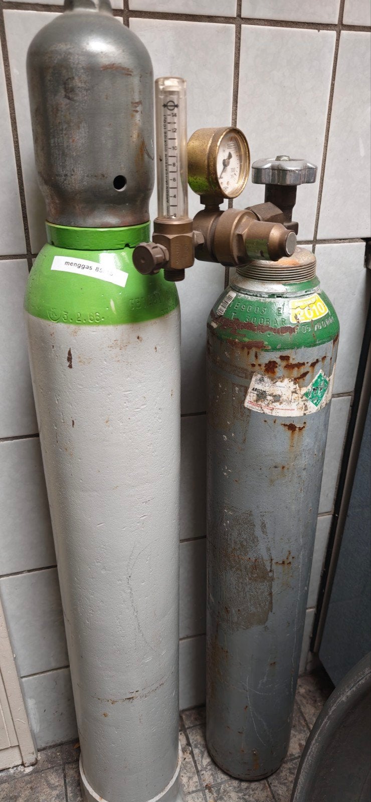 CO2 85/15 mix plus Argon: 2 volle 10 liter eigendom flessen., Doe-het-zelf en Verbouw, Gereedschap | Lasapparaten, Ophalen, Nieuw