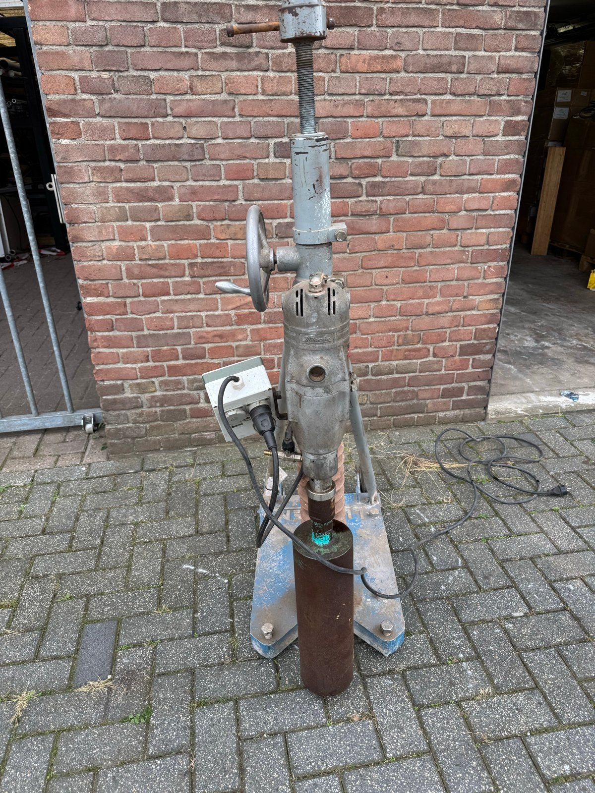 Milwaukee Kernboormachine, Ophalen, Gebruikt, 600 watt of meer, Kolomboormachine