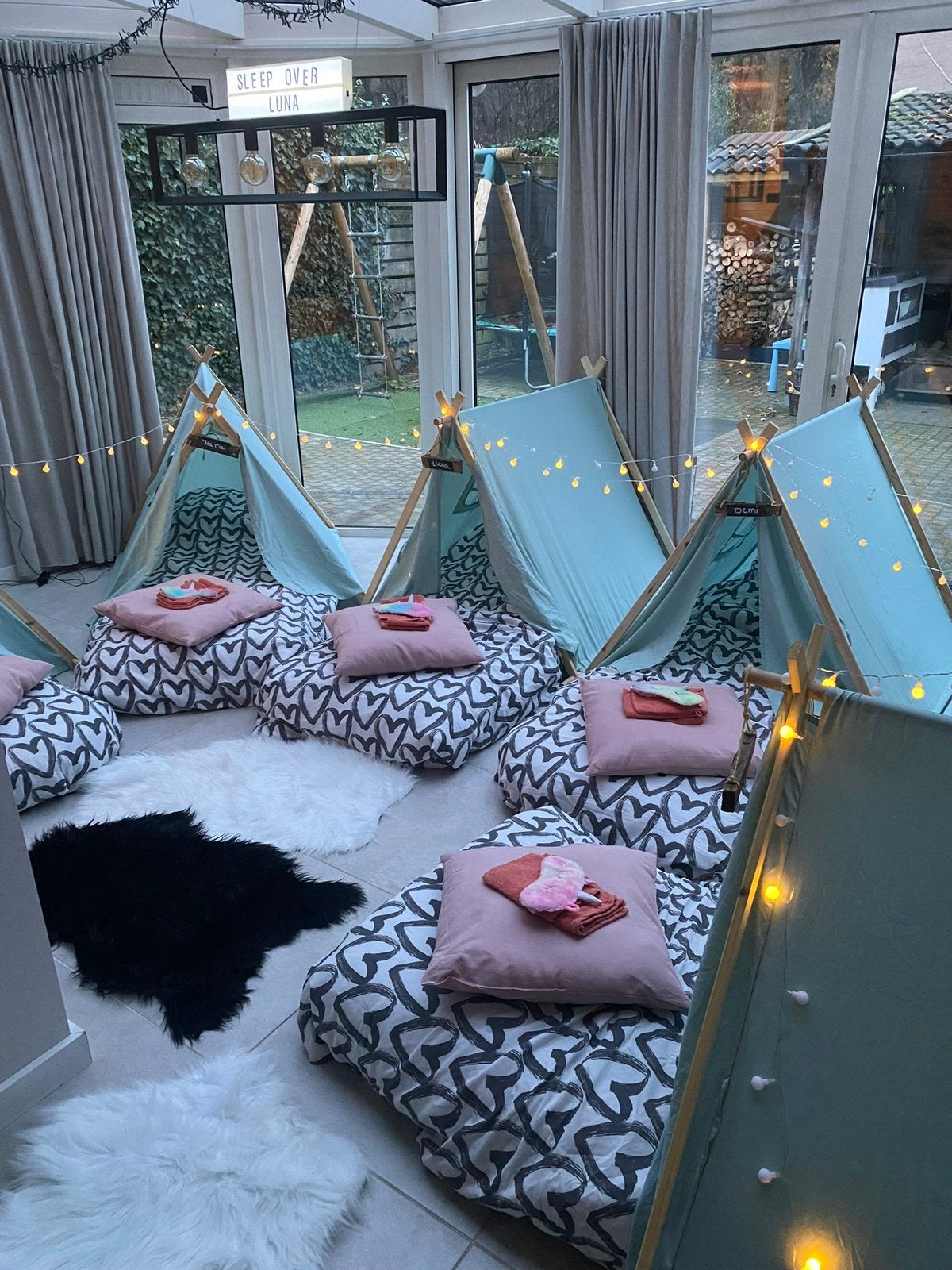 Tipi tenten slaapfeestje te koop, Ophalen, Gebruikt
