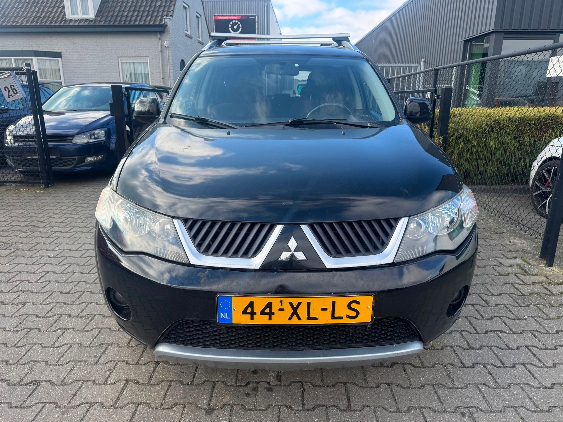 Mitsubishi Outlander 2.0 DI-D Intense+ APK - AIRCO - N.A.P., Auto's, Mitsubishi, Automatische klimaatregeling, Stof, Zwart, 7 stoelen