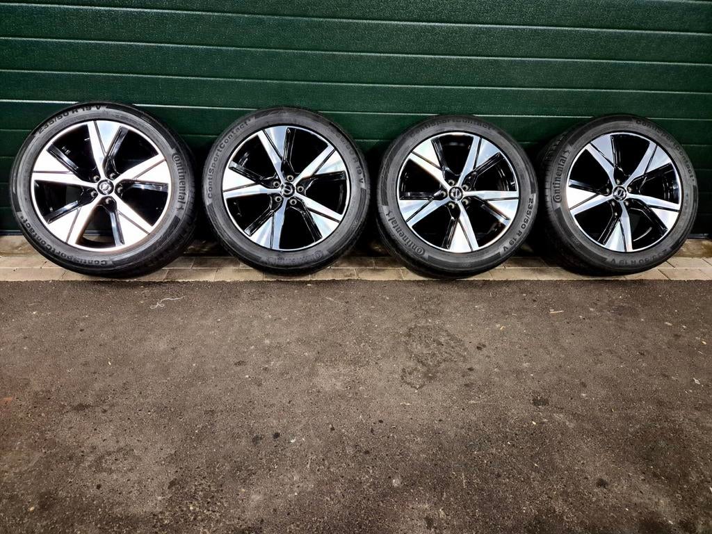 5x108 / 19inch ORGINEEL VOLVO XC40 ZOMERSET, Banden en Velgen, 235 mm, Zomerbanden, Ophalen