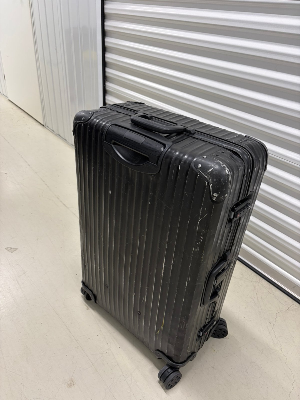 Rimowa Check-in L black aluminium, Sieraden, Tassen en Uiterlijk, Koffers, Ophalen, Metaal