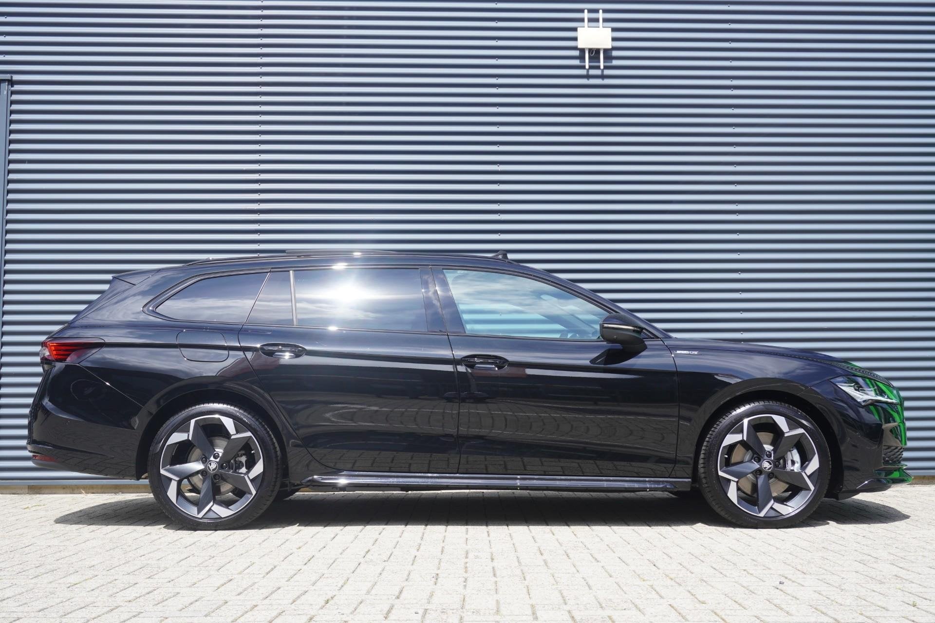 Skoda Superb Combi 1.5 TSI 204pk PHEV Sportline Business | C, Auto's, 12 maanden, Automatische klimaatregeling, 4 cilinders, 1747 kg