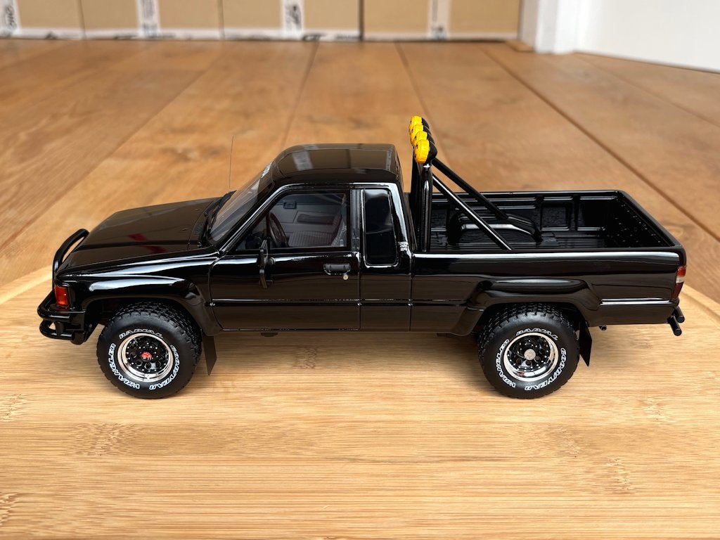 Toyota Hilux SR5 Back to the Future 1:18 OttO OT481B BTTF, Ophalen of Verzenden, Nieuw, Auto, OttOMobile