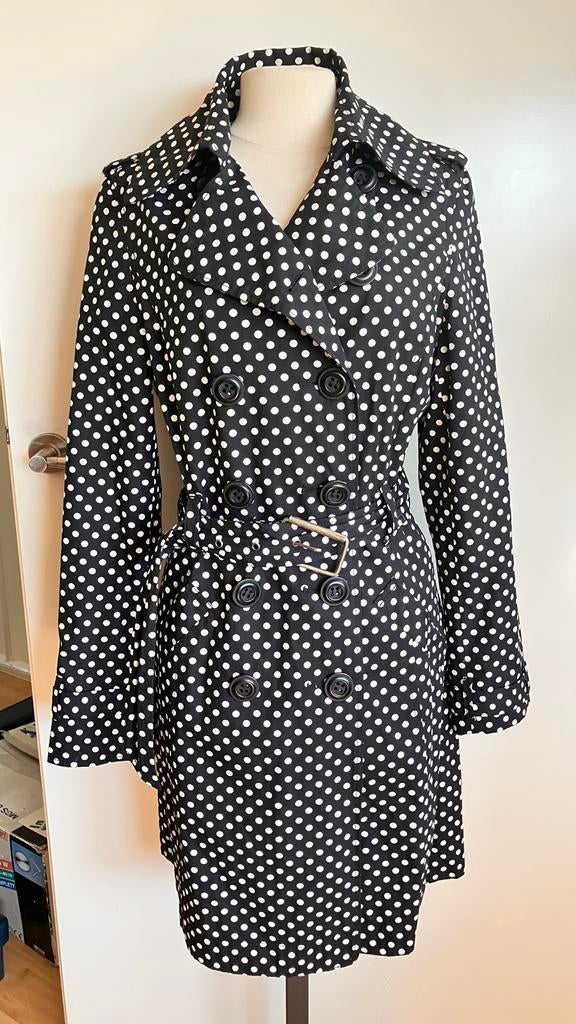 Anna Zwart-witte Polka Dot Trenchcoat - Maat 38, Kleding | Dames, Ophalen of Verzenden, Zo goed als nieuw, Maat 38/40 (M), Zwart