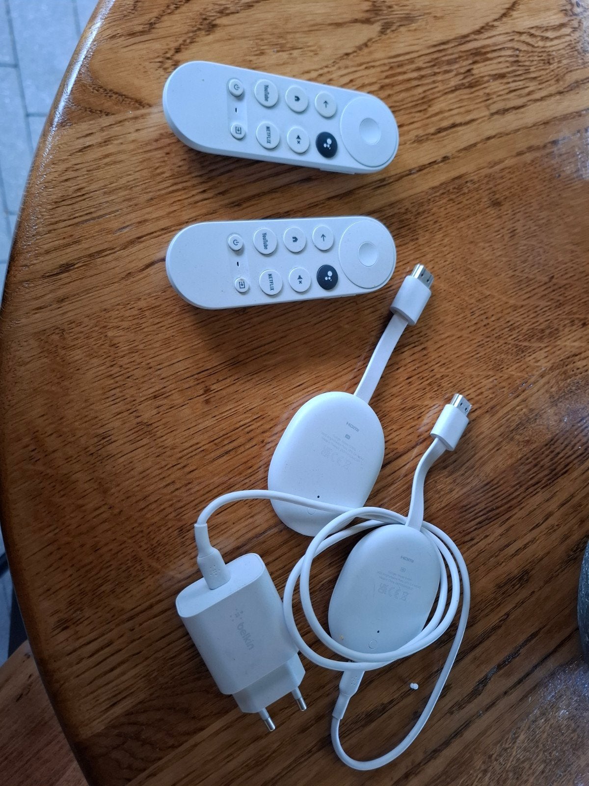 Te koop 2x google Chromecast z.g.a.n., Verzenden, Zo goed als nieuw