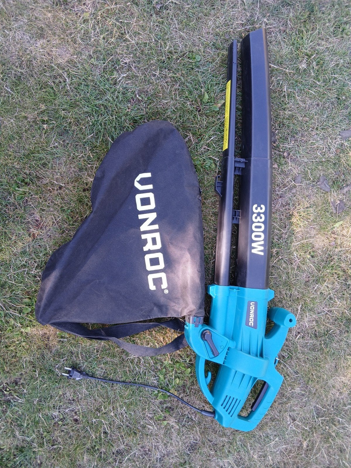 Vonroc 3-in-1 Bladblazer - 3300W Blazen, Zuigen & Versnippe, Ophalen, Gebruikt, Met opvangzak, Handgedragen
