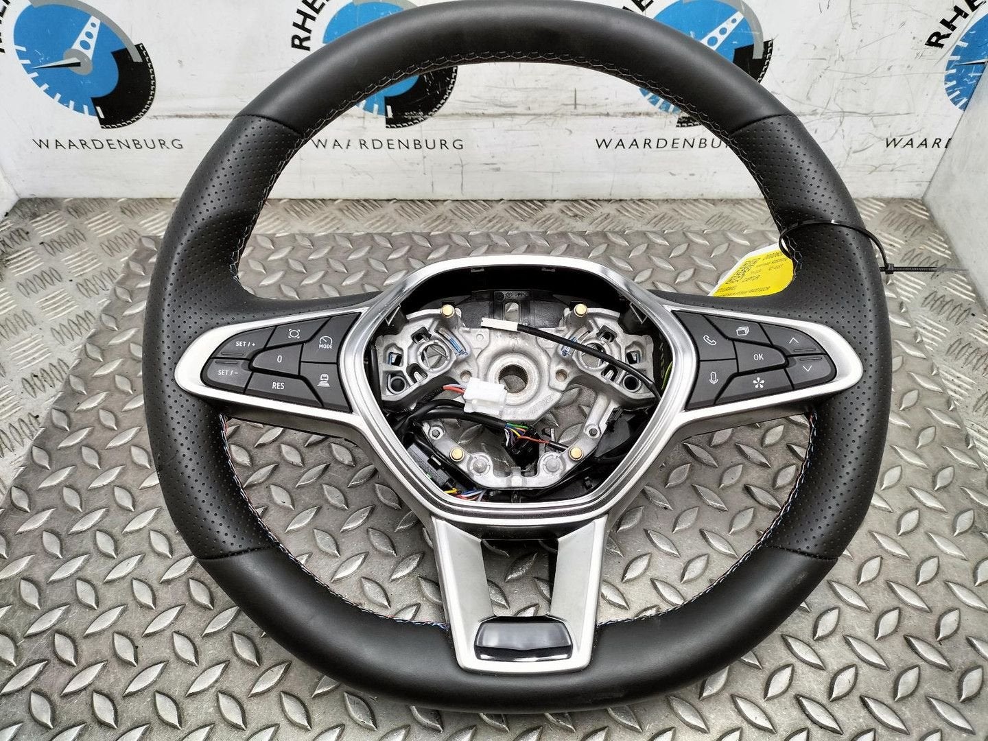 RENAULT CAPTUR Alpine STUURWIEL 484001330R 2024, Ophalen of Verzenden, Gebruikt, Stiba lid