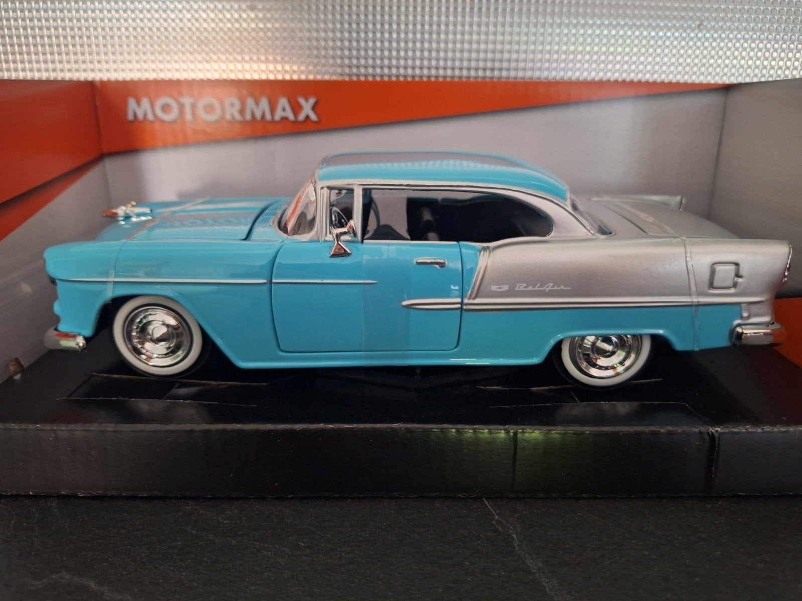 Chevrolet Bel Air 1957 Schaal 1:24, Hobby en Vrije tijd, Modelauto's | 1:24, Nieuw, Ophalen of Verzenden, Motormax, Motormax