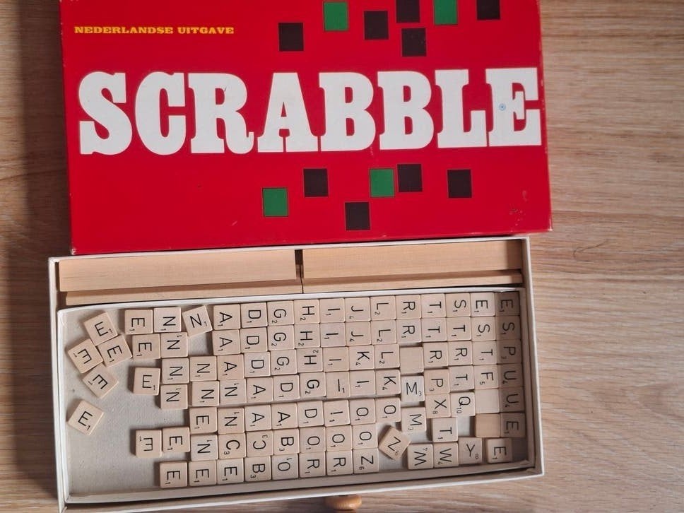 Scrabble orgineel houten letters - Nederlandse Uitgave, Hobby en Vrije tijd, Gezelschapsspellen | Bordspellen, Sio, Ophalen of Verzenden