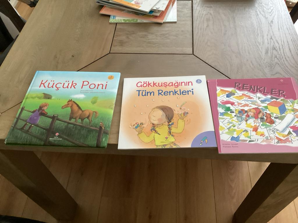 Turkse kinderboeken set: Pony, Regenbogen & Kleuren, Fictie algemeen, Jongen of Meisje, Ophalen of Verzenden, Zo goed als nieuw