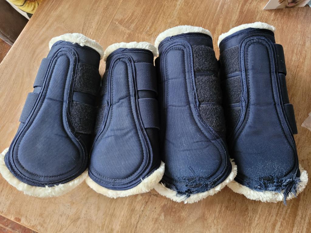 Eskadron Faux Fur peesbeschermers, Dieren en Toebehoren, Ophalen of Verzenden, Gebruikt