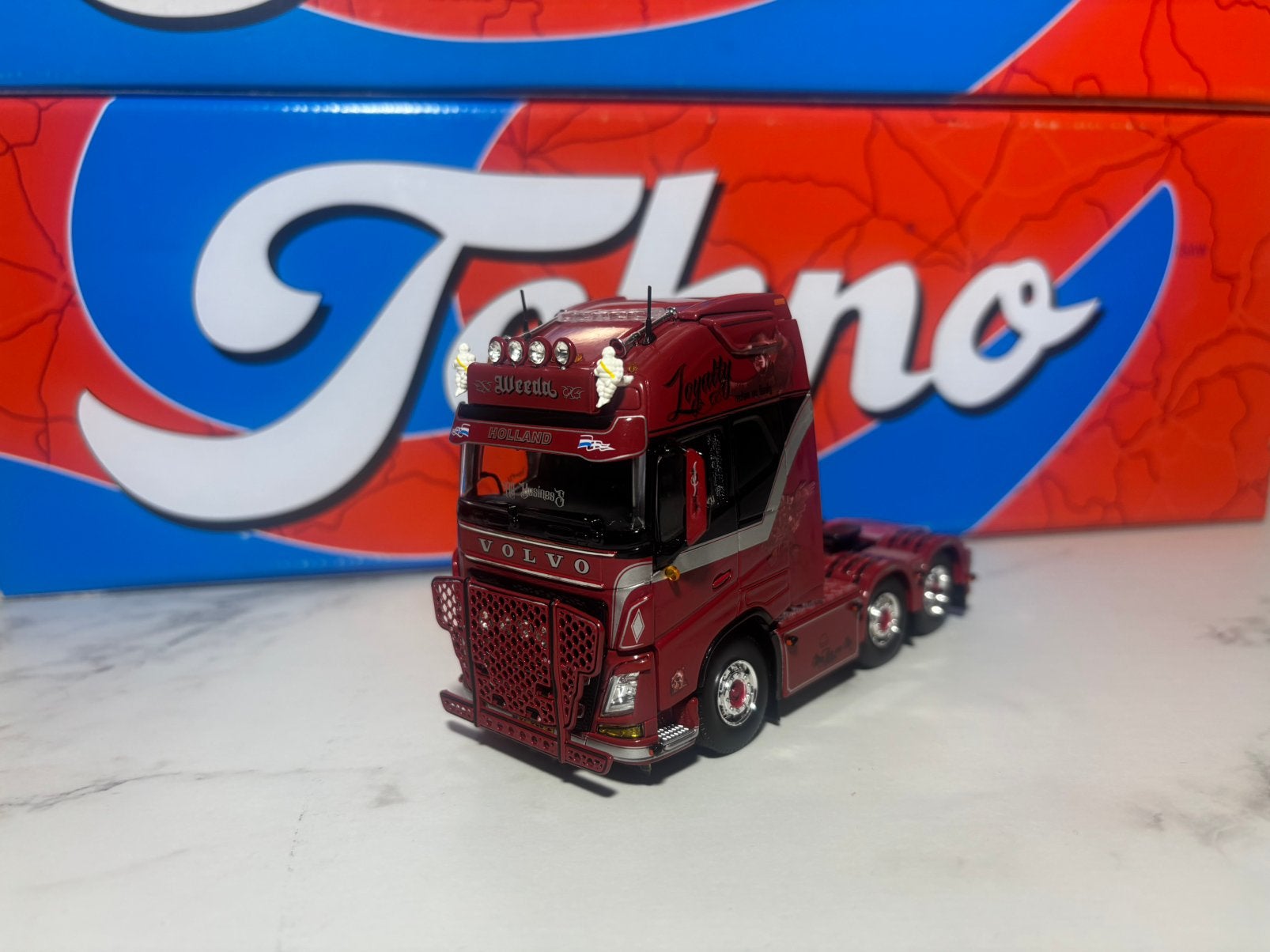 Tekno weeda volvo mc mayans, Hobby en Vrije tijd, Modelauto's | 1:50, Ophalen of Verzenden, Zo goed als nieuw, Bus of Vrachtwagen
