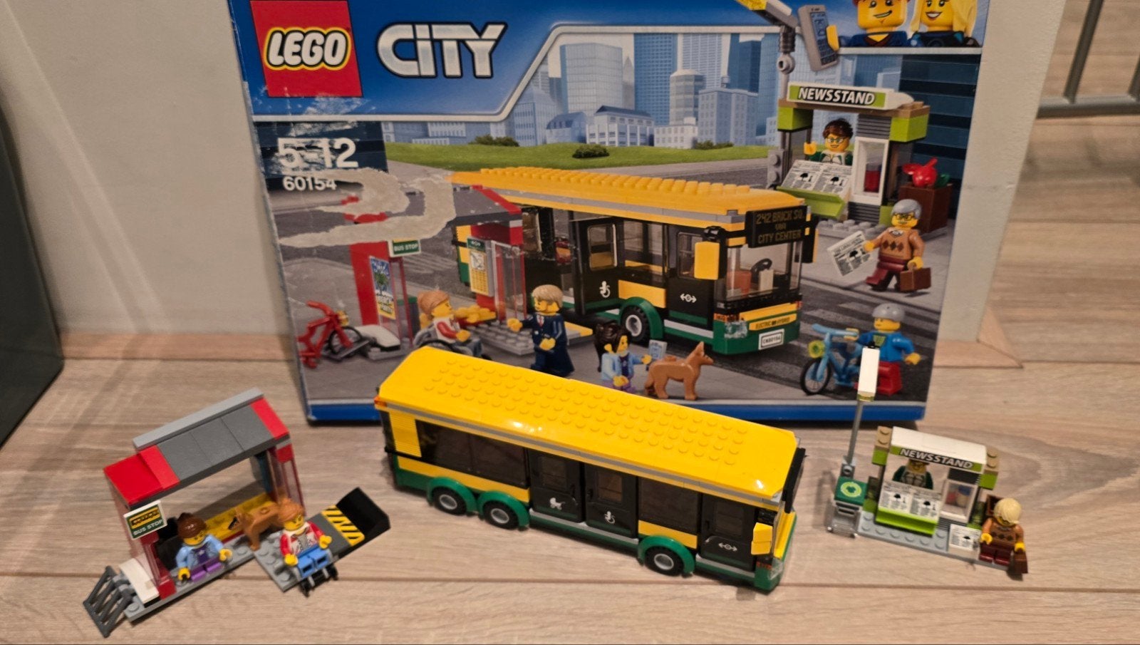 Lego City 60154 stadsbus,kiosk en bushalte, City, Lego, Ophalen of Verzenden, Zo goed als nieuw