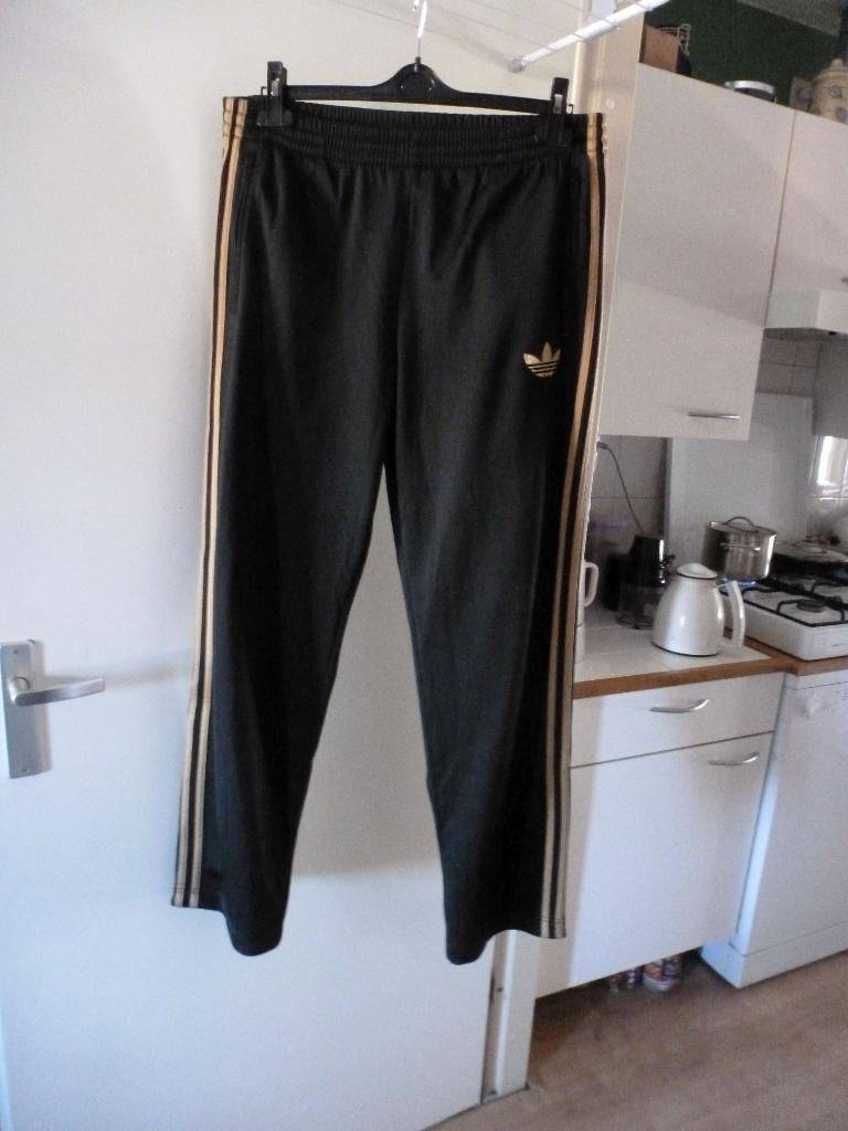 RETRO sportbroek zwart goud M -GRATIS zend, Kleding | Heren, Sportkleding, Zwart, Zo goed als nieuw, Algemeen, Verzenden