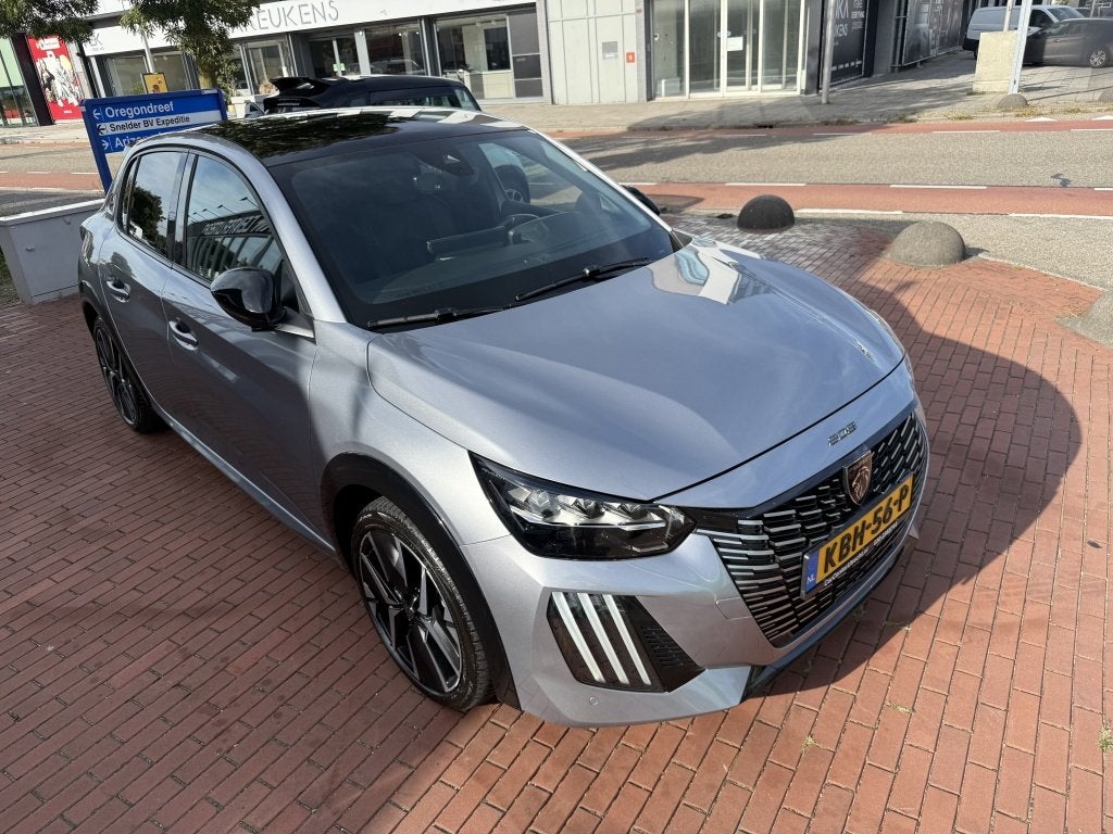 Foto 7 van Peugeot 208 1.2 Hybr e-DCS6 GT pano automaat Apple Carplay