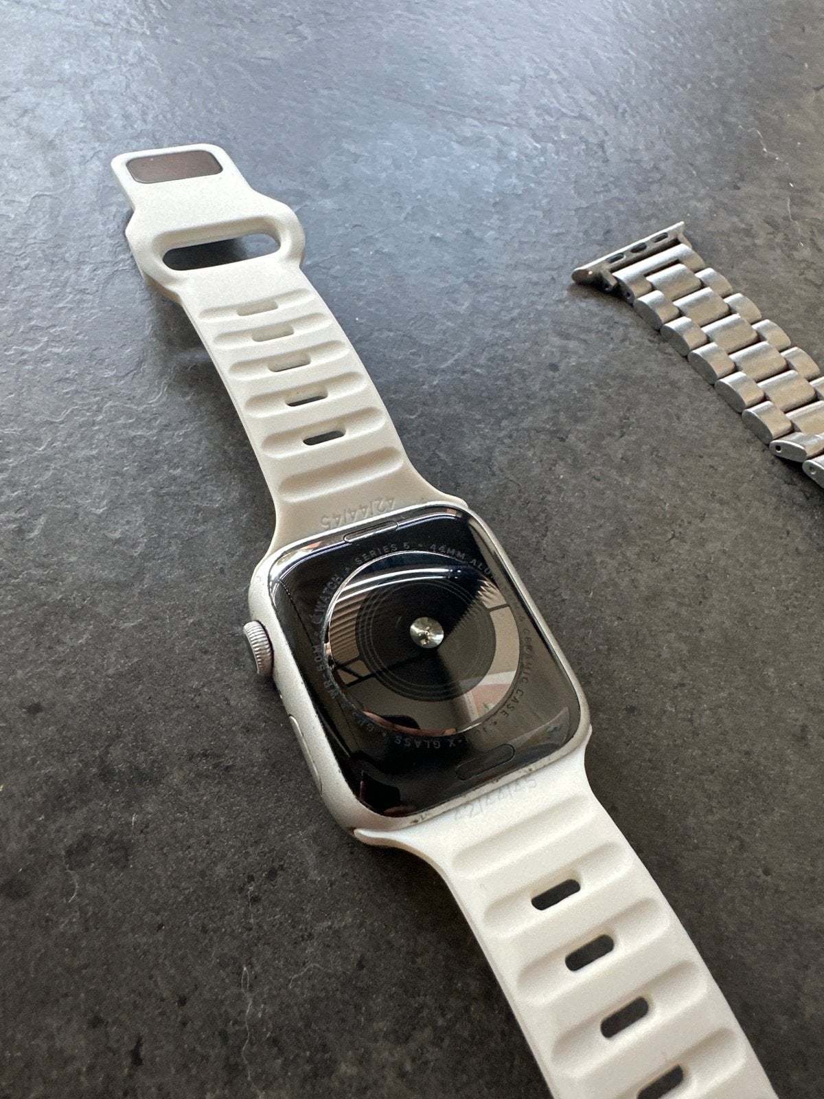Foto 3 van Apple Watch Series 5 - Zo goed als nieuw